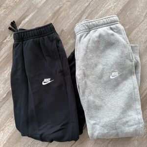 Nike joggers. Men’s lot of 2. Medium